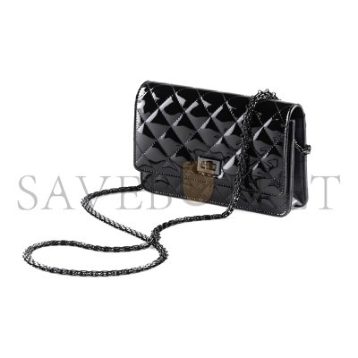 CHANEL QUILTED HANDBAG A70328 B02281 94305 (19*12.5*3.5cm)