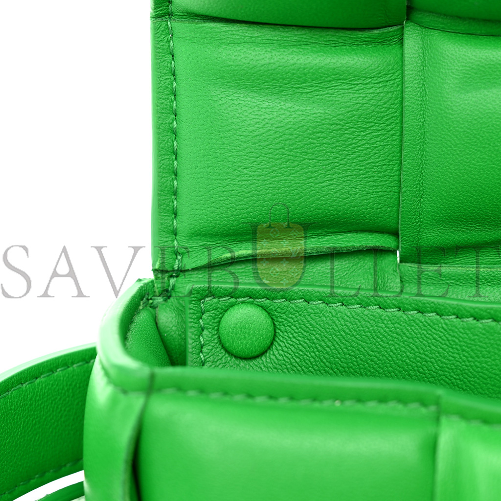 BOTTEGA VENETA NAPPA MAXI INTRECCIO PADDED THE BELT CASSETTE BAG PARAKEET  (18*9*6cm)